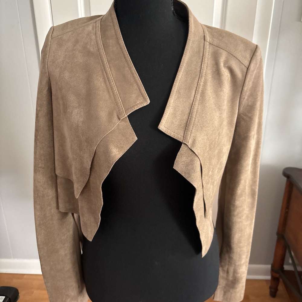 BCBGMAXAZRIA Norton Cropped Faux Suede Drape Front High Low Jacket XS